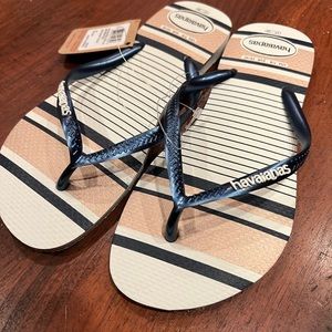 NWT Havaianas size 7/8